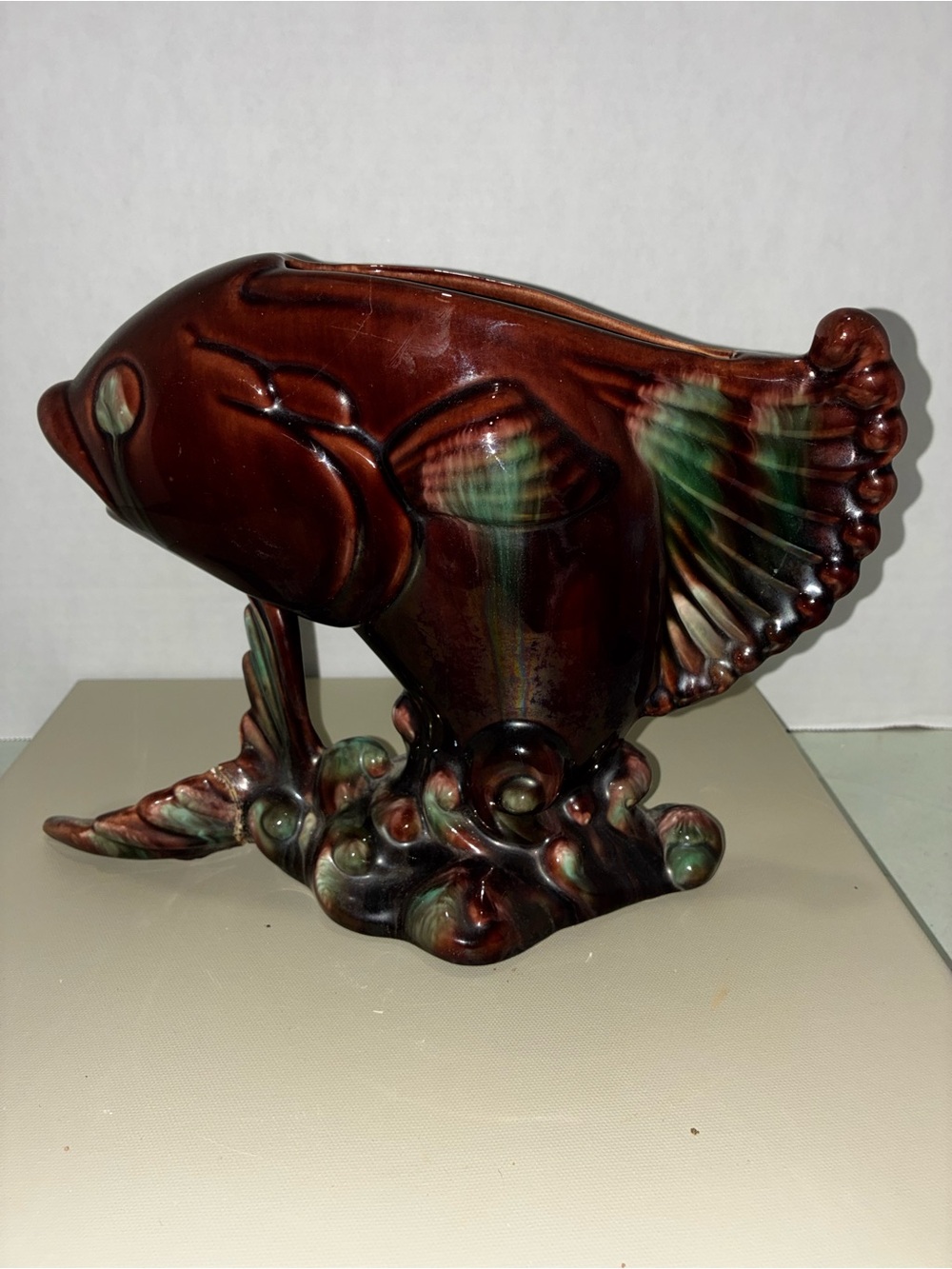 RARE, HTF & almost OOAK Royal Haeger Brown Agate Koi Bass Pottery Vase R284 USA